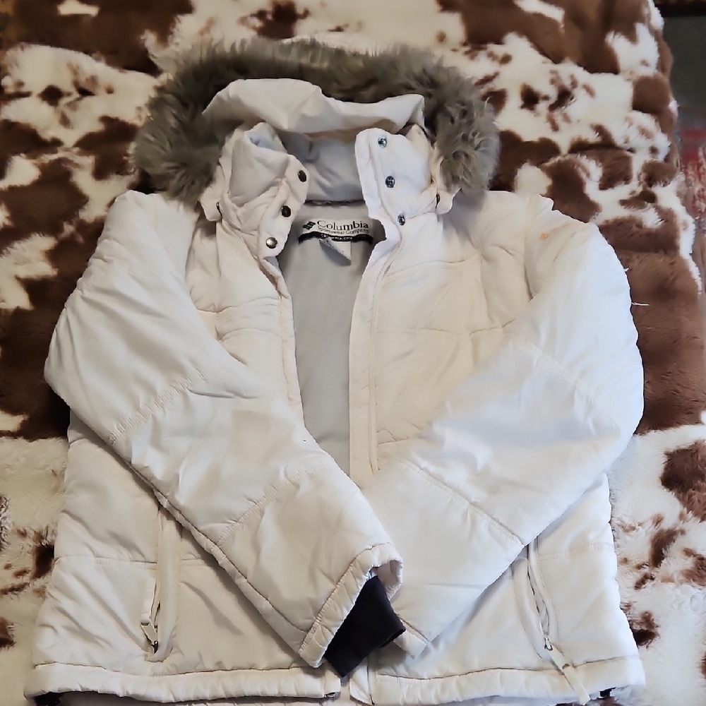 Columbia Ivory Jacket with Faux Fur Hood